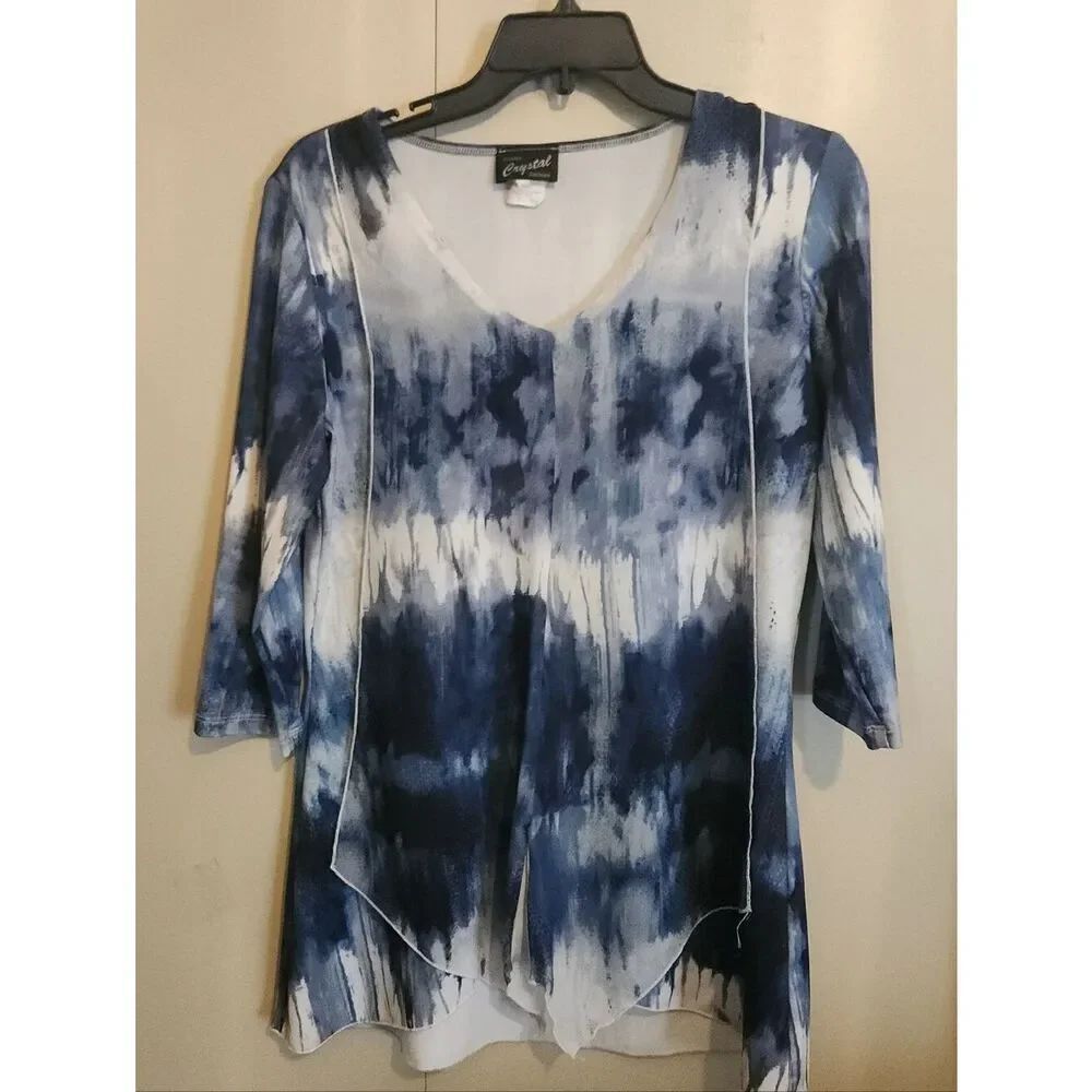 F36 Modes Crystal Fashions Blue Tie-Dye V-Neck Top with shark tooth hem